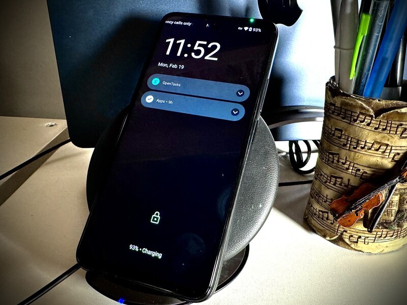 Punkt Mc02 Charging