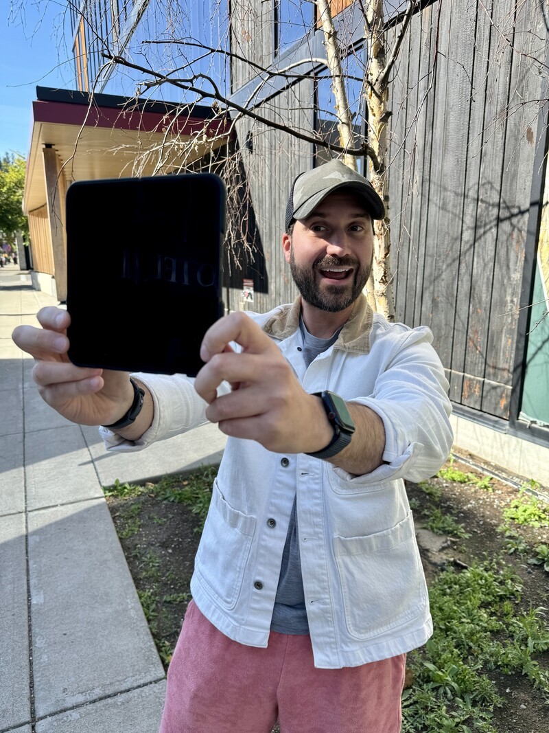Pixel 9 Pro Fold Selfie Bts