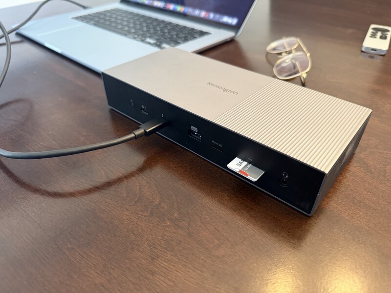 Kensington Dock Table Hero W Glasses