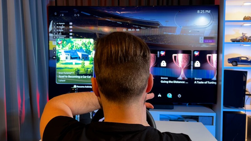 Drew Gaming From Behind