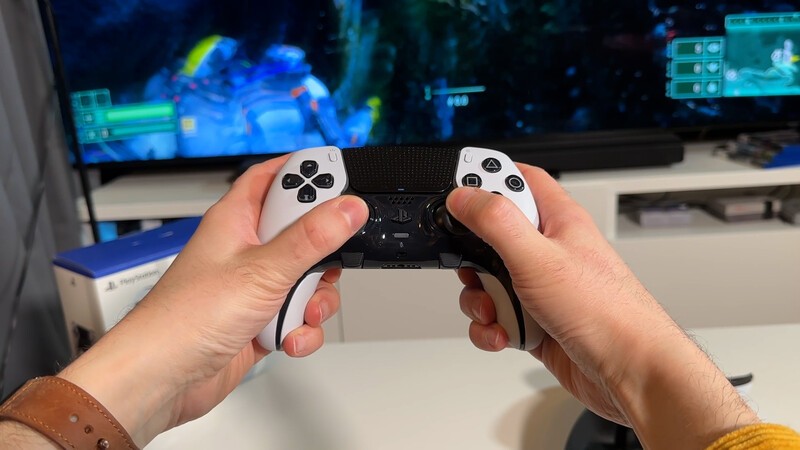 Ps Controller Edge In Hand