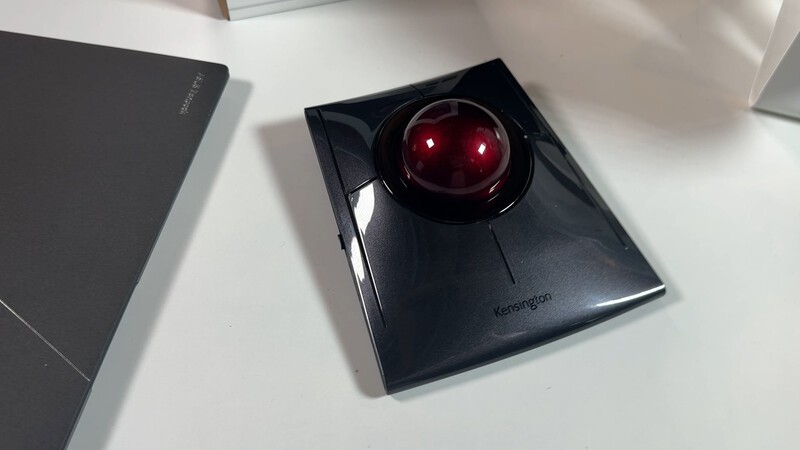 Trackball White Table