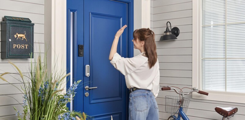 Aqara G410 Smart Doorbell Hub Lifestyle Image
