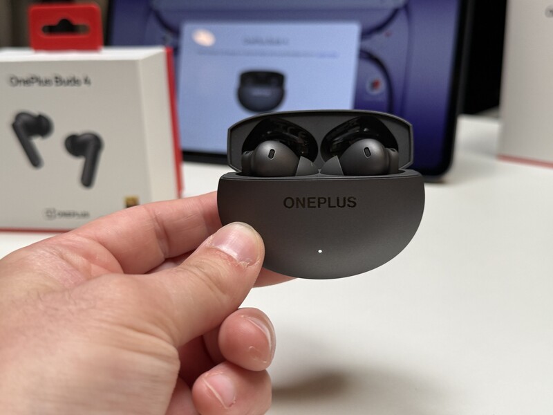 Oneplus Buds 4 Case In Hand