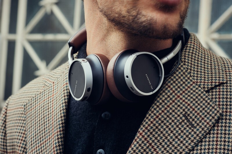 Pic Aventho100 25 05 Mood City Vespa Brown V