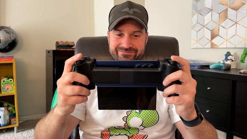 Z Fold 7 Gaming Reverse View