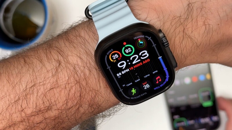Apple Watch Ultra 2 Unbox Bright Display