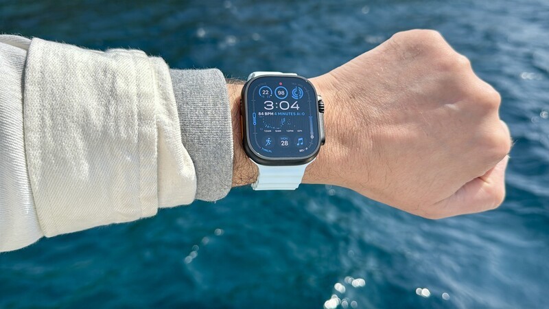 Apple Watch Ultra 2 Water Hero
