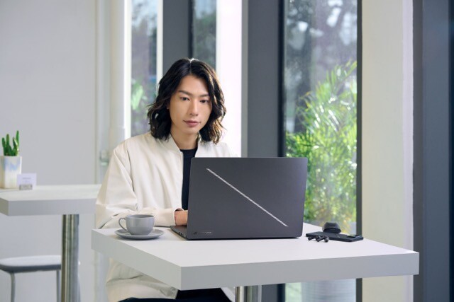 Lifestyle Zephyrus Laptop Office