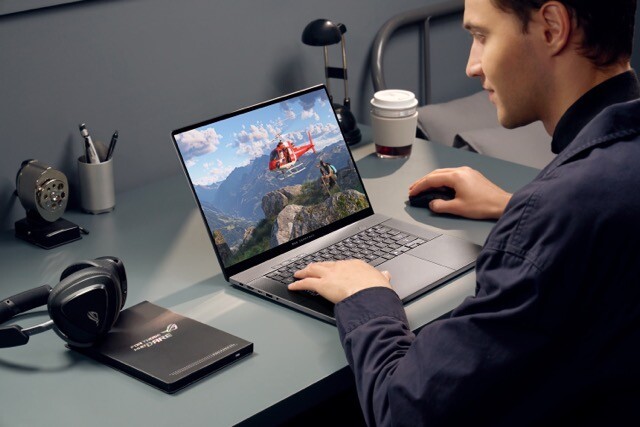 Generic gamer on Zephyrus Laptop