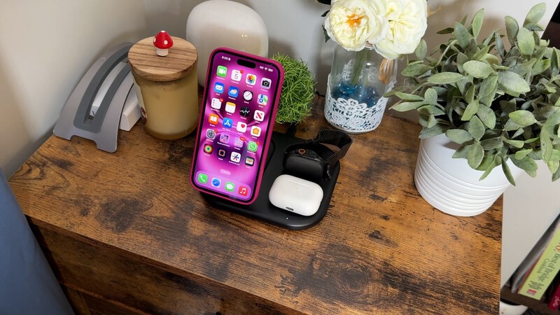 Belkin Boost Charge Hero 3 Devices