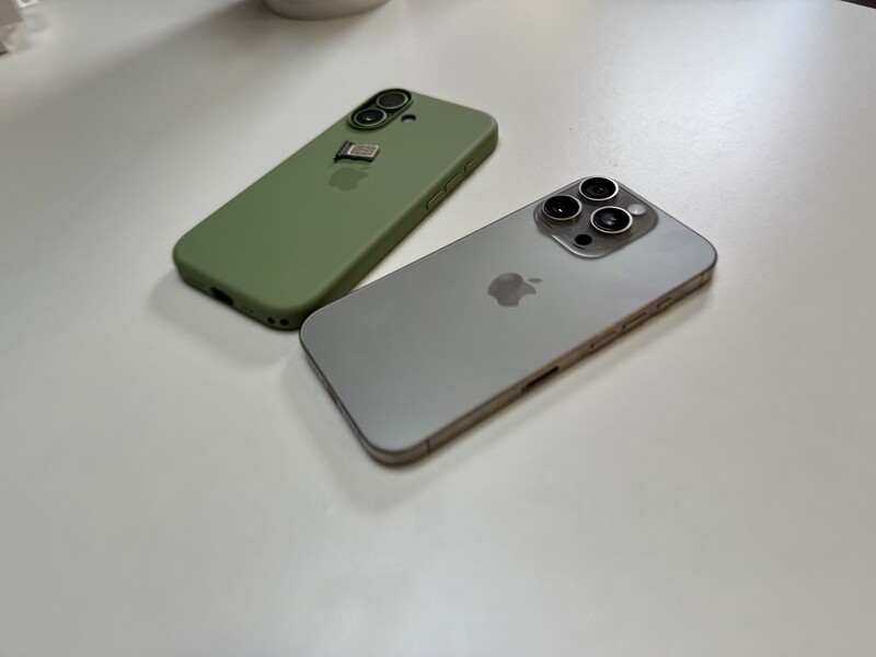 Iphone 16 And Iphone 17 W Sim Card