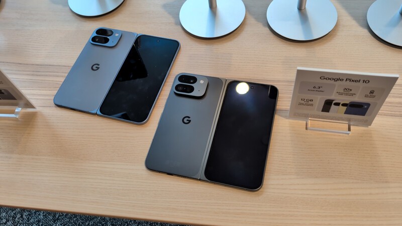 Pixel Fold Side By Side