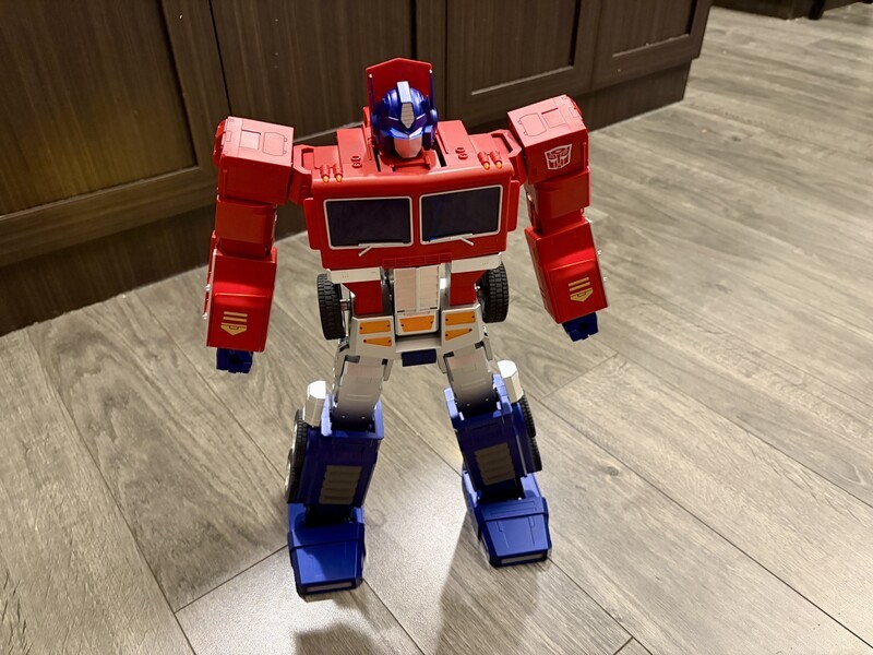 Optimus Full Body Hero