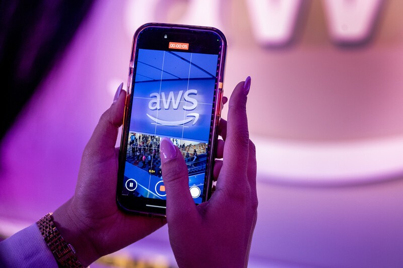 Riv25 D2 Expo Entry 02650a