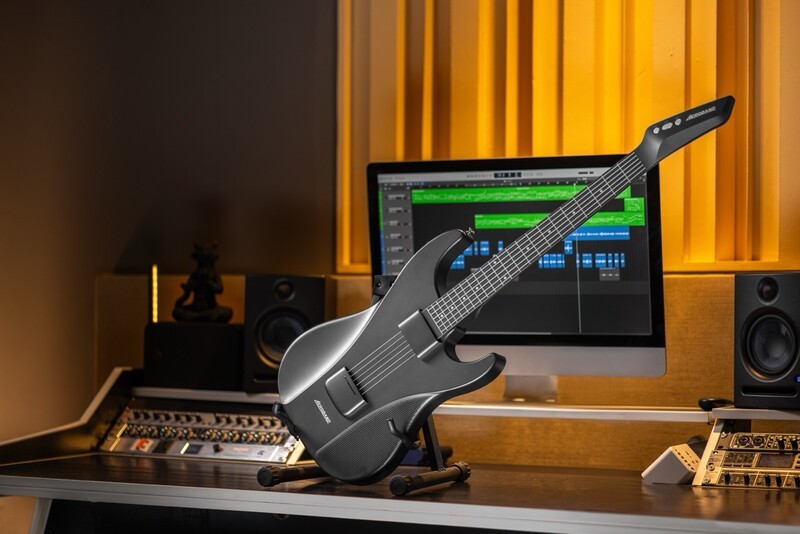 Aeroband Guitar In Studio Large