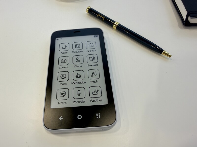 Mudita Kompakt App On Table