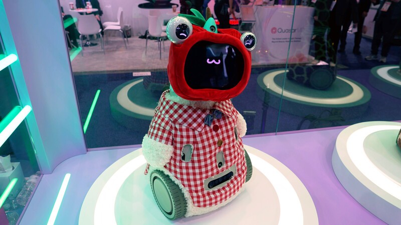 Ollobot Red Apple Smile