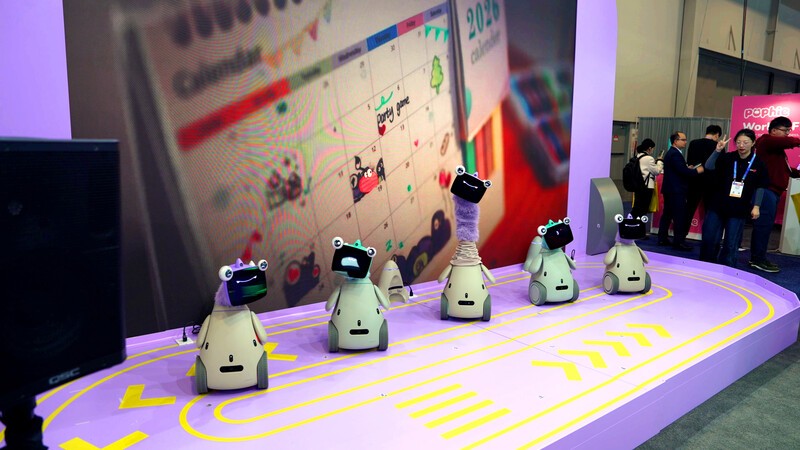 Ollobot Synchronized Dance