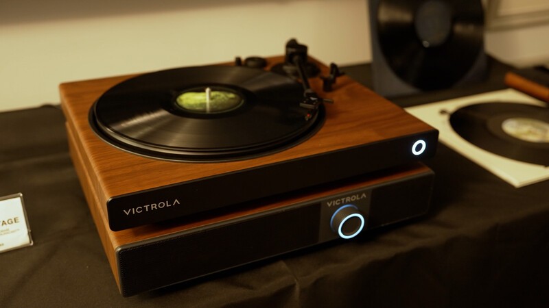 Victrola Soundstage Hero W Record