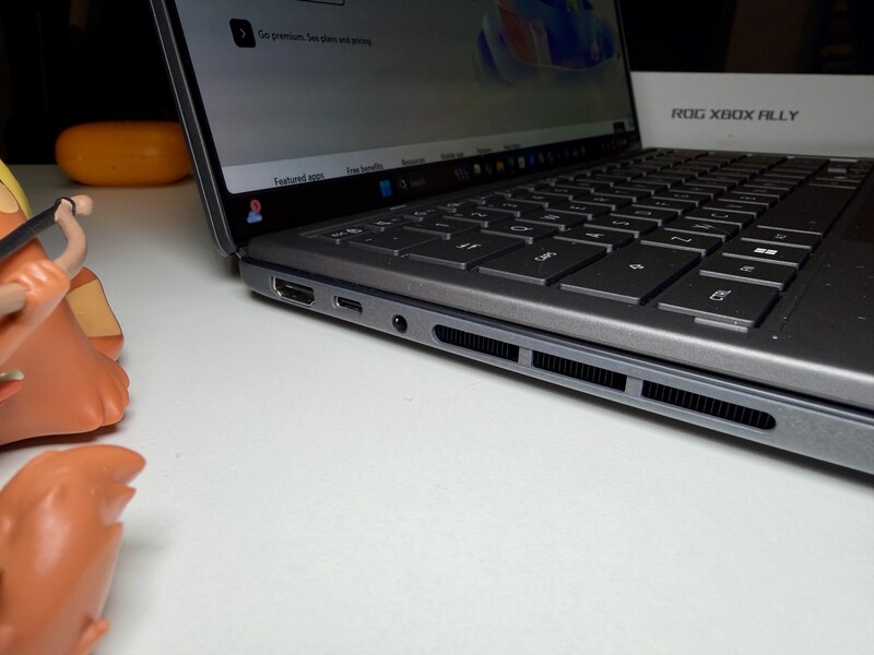 Zenbook Duo 2026 Hdmi Audio And Thunderbolt Ports