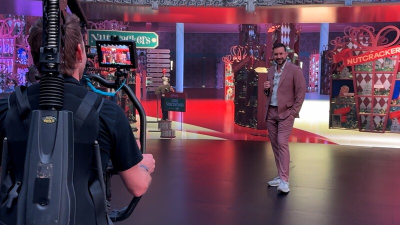 01 Drew Hero Shot Volume Wall