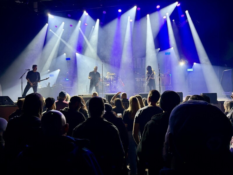 Iphone Air Photo Example Concert