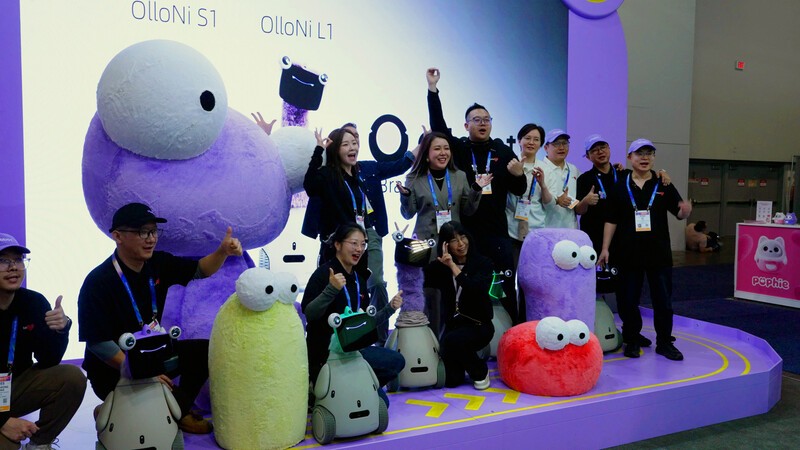 Ollobot Team Photo New