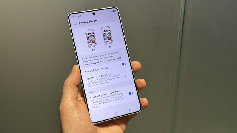 Pirvacy Display In Hand Hero With Toggles