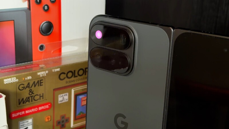 Highlight Pixel 11 Pro Fold Pink