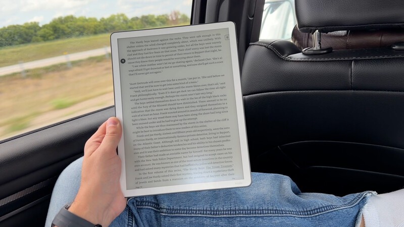 Kindle Scribe Reading In Car Cu