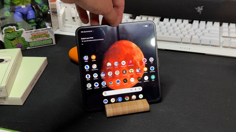 Pixel 11 Pro Fold Crease Visibility