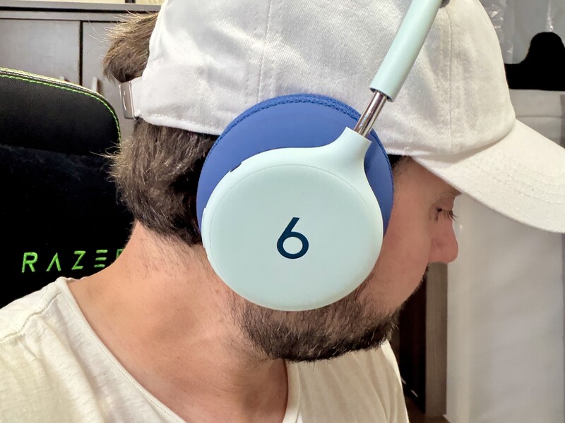 Beats 360 Close Up Cloud And Navy