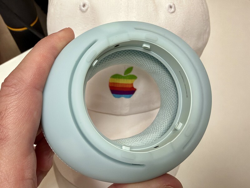 Beats 360 Cloud Cushion Locking Mechanism
