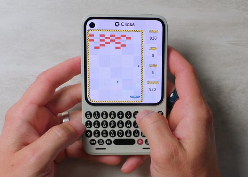 Clicks Communicator Brick Breaker