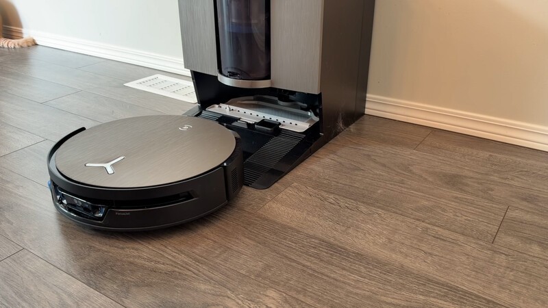 Ecovacs Leaving Base Hero