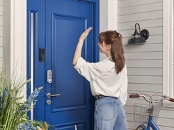 Aqara's latest smart home gadget is a doorbell AND a smart home hub!