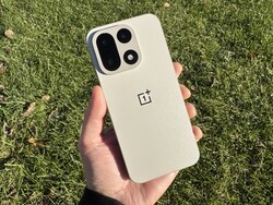 The OnePlus 15 Finally Shows Us What "Never Settle" Really Means