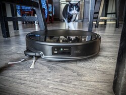 Roborock Saros 20 Review: The Toddler-Proof Vacuum Your Home Needs