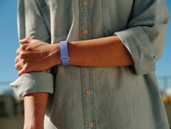 The New Fitbit has no screen, no buttons, and comes to Canada May 26