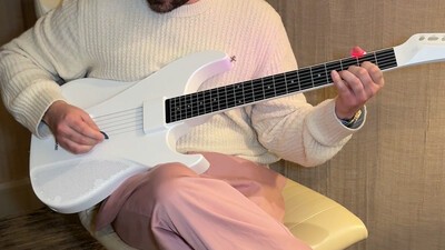 This Smart Guitar Might Finally Make Learning Guitar Easy