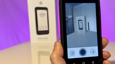 Mudita Kompakt Proves Owning Two Phones Can Equal Less Screen Time