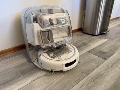 DJI ROMO P Review: A Robot Vacuum From the Future