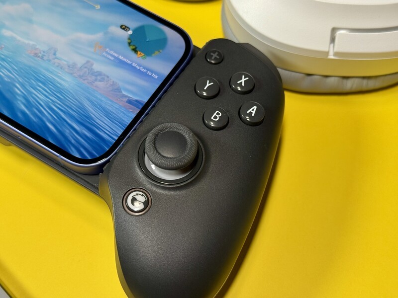 Gamesir Controller Colseup W Iphone Game Handle