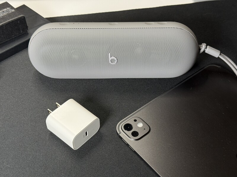 Beats Pill Generic Charger W Ipad