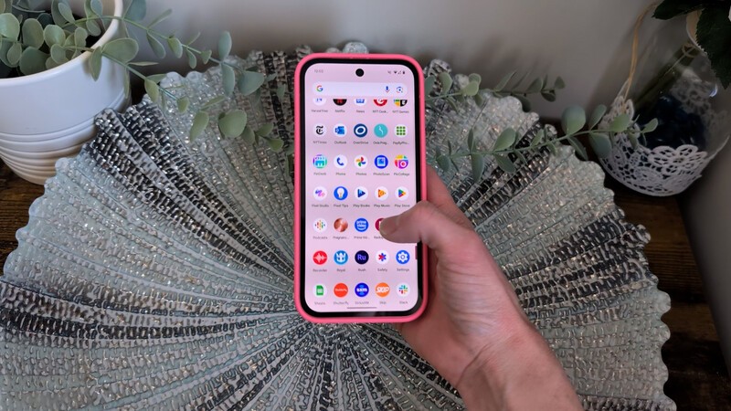 Pixel 9a Android Home Screen